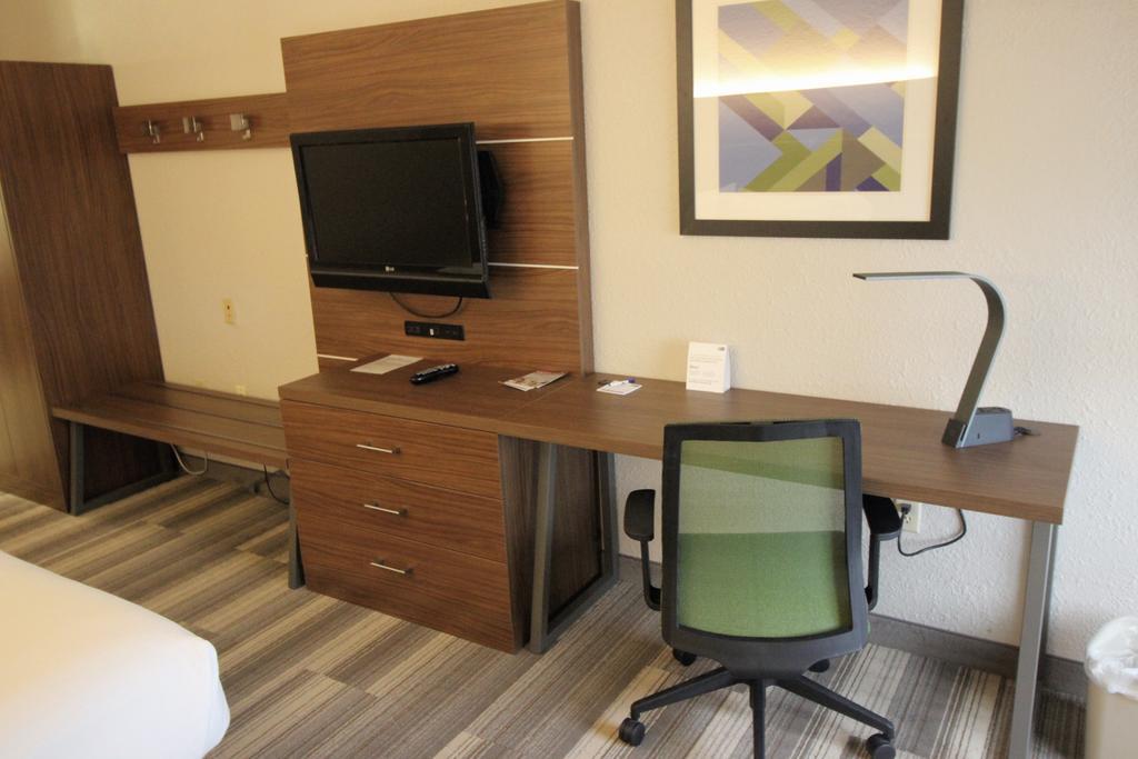 Holiday Inn Express & Suites Houston - Memorial Park Area By Ihg Zewnętrze zdjęcie