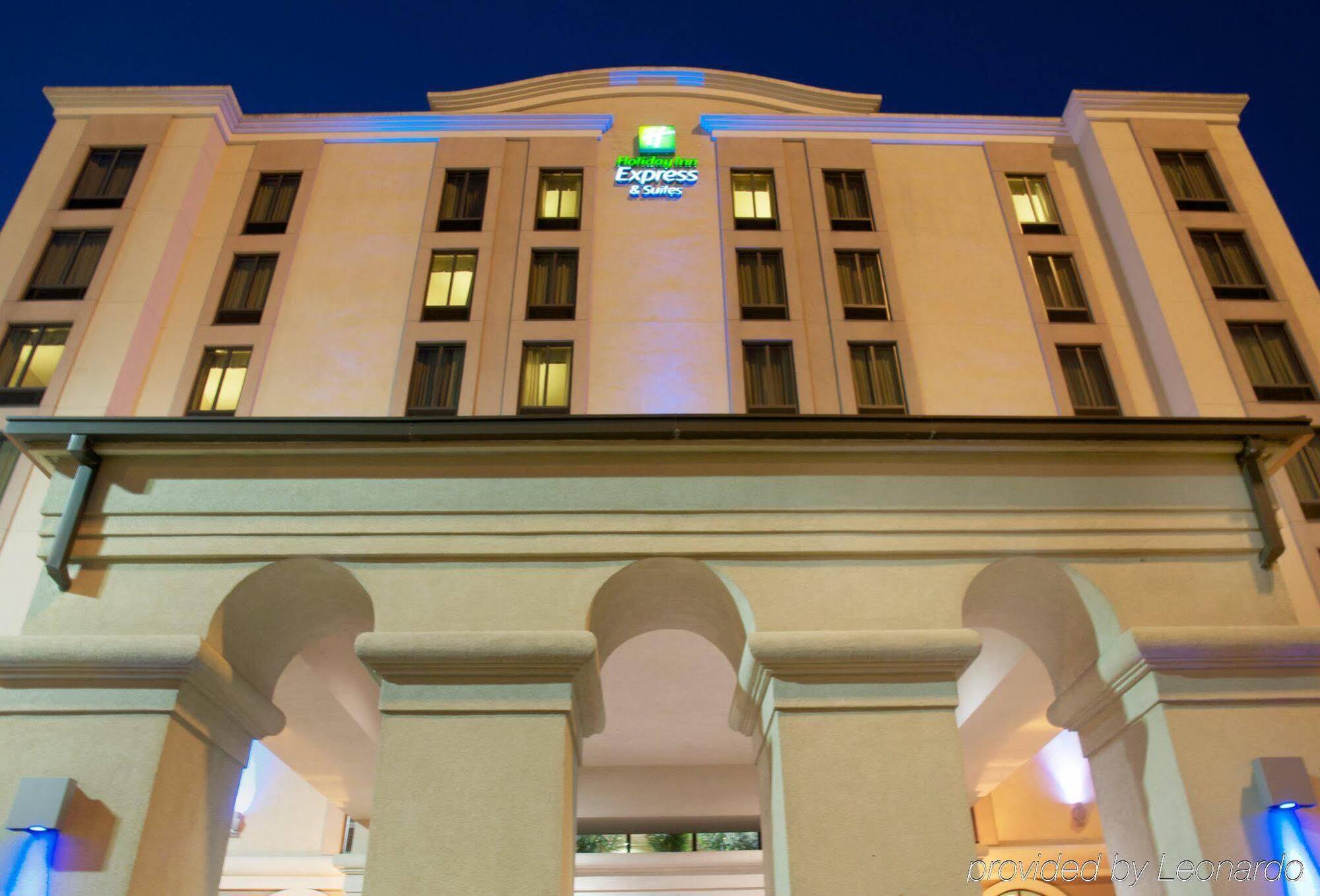 Holiday Inn Express & Suites Houston - Memorial Park Area By Ihg Zewnętrze zdjęcie