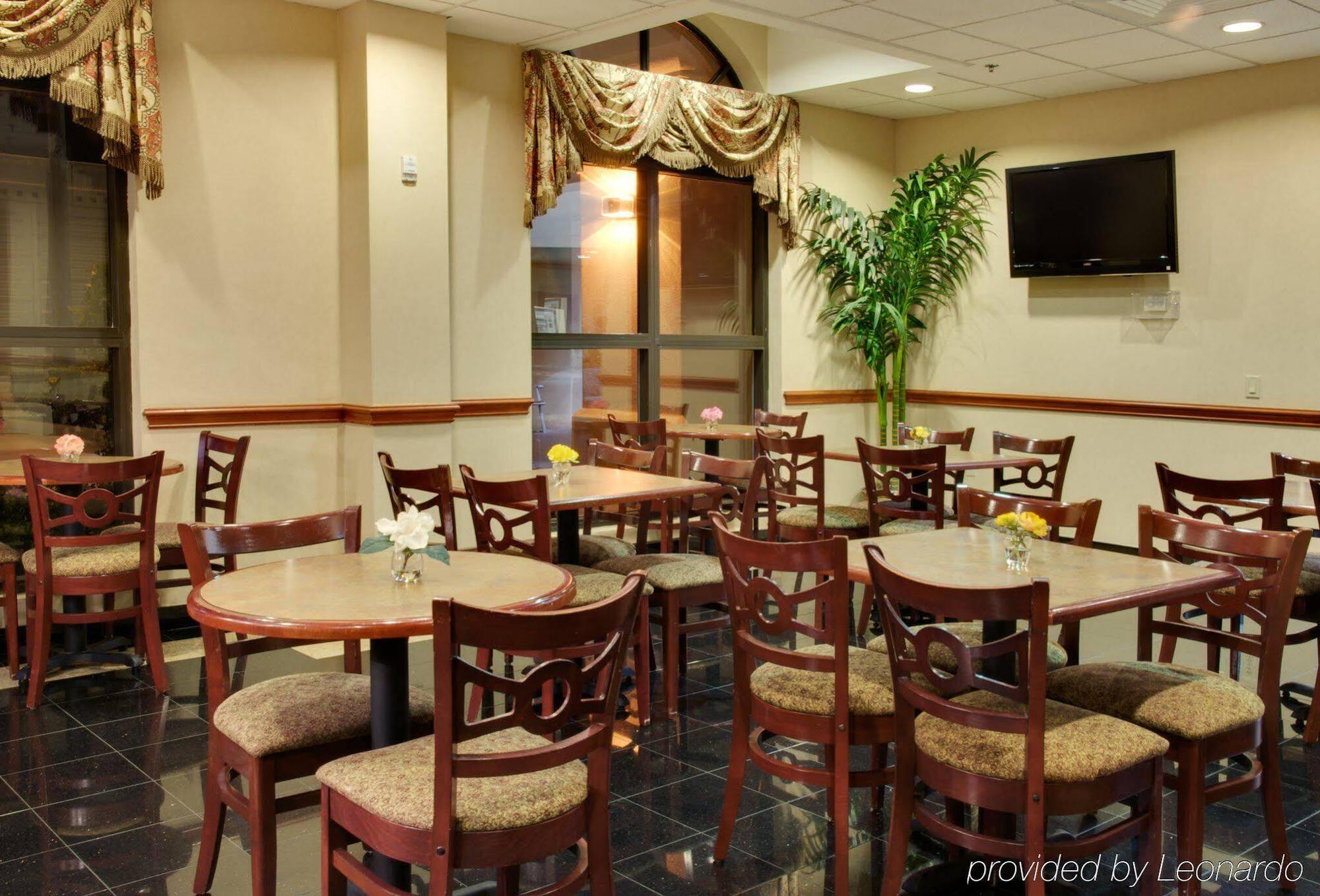 Holiday Inn Express & Suites Houston - Memorial Park Area By Ihg Zewnętrze zdjęcie